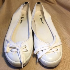 Boden canvas shoes NWOT 2
